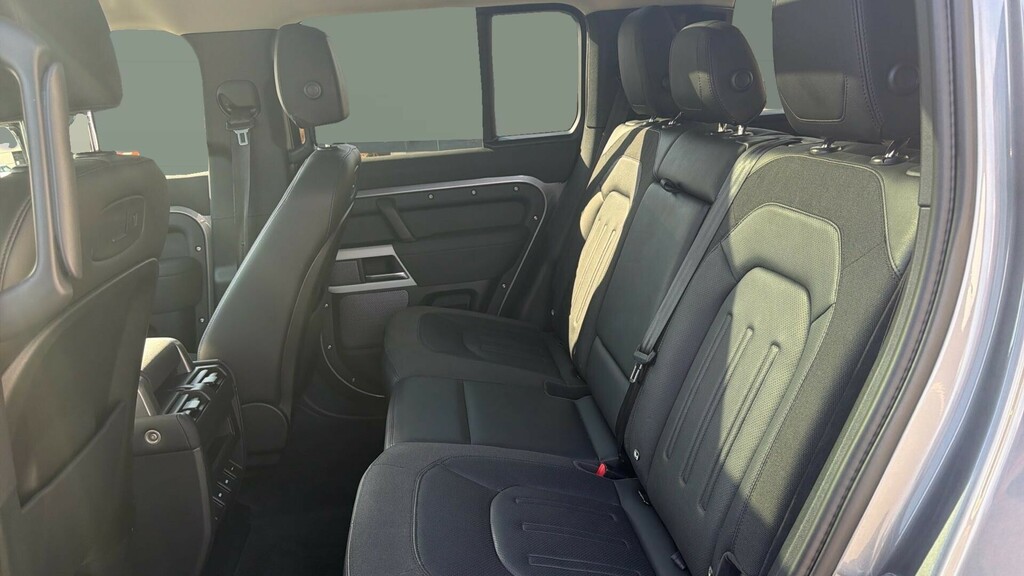 Land Rover Defender 110 Se Grey #4