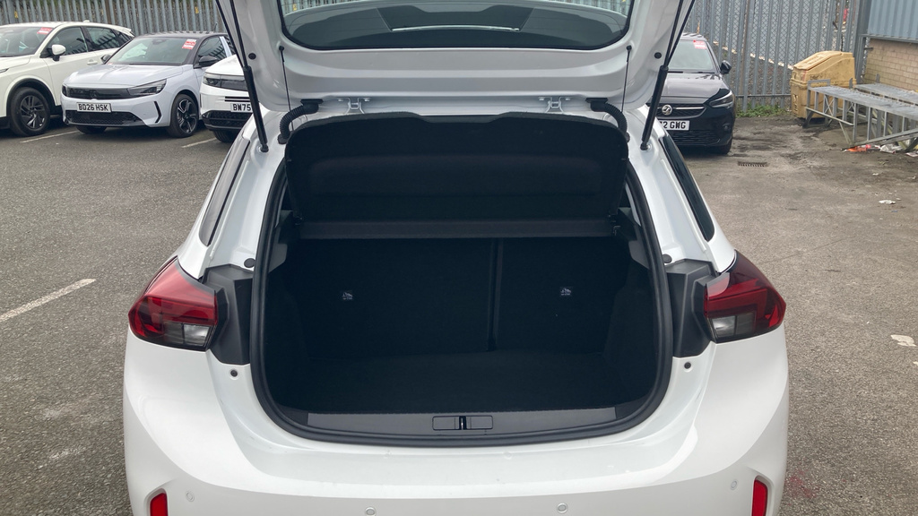 Vauxhall Corsa Design BJ23YBH White #4