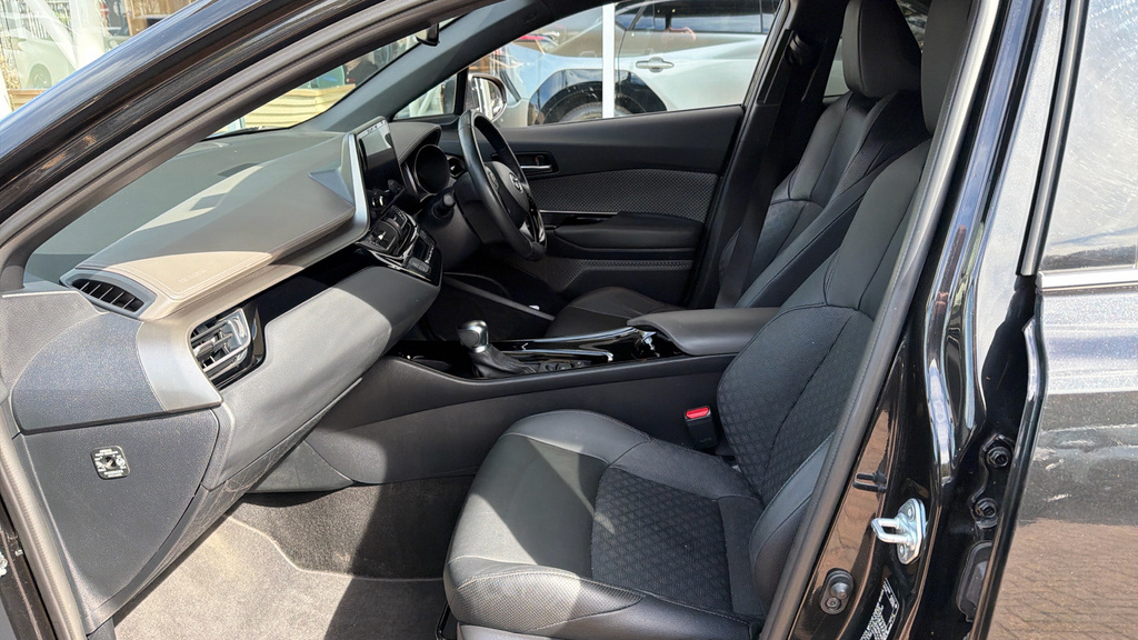 Toyota C-Hr Excel Black #5