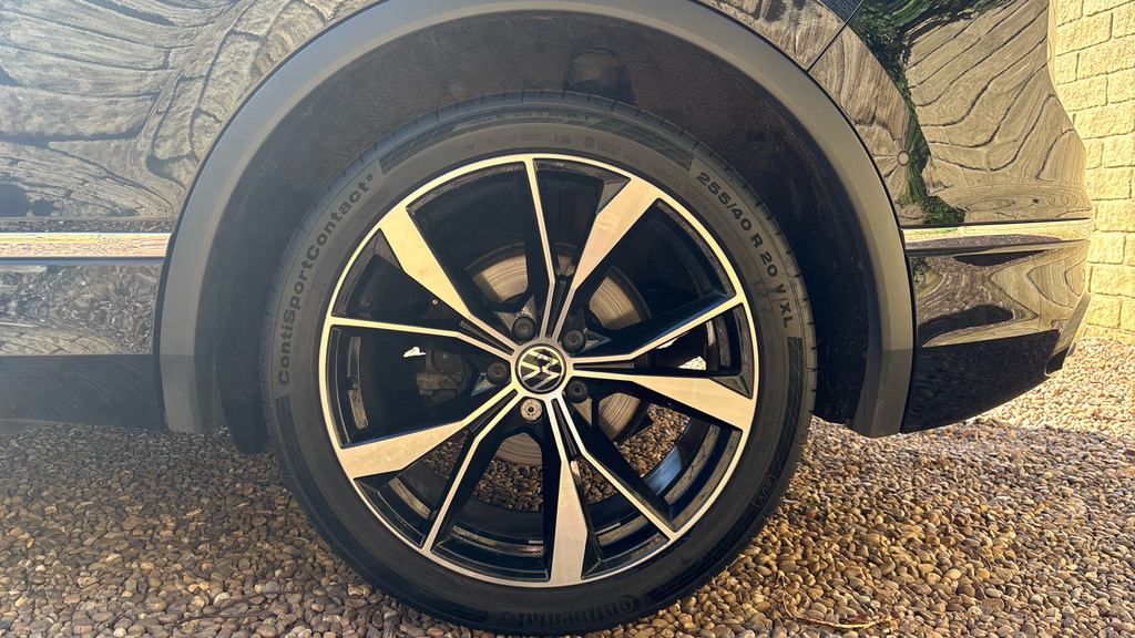 Volkswagen Tiguan R-line YC23JNX Black #5
