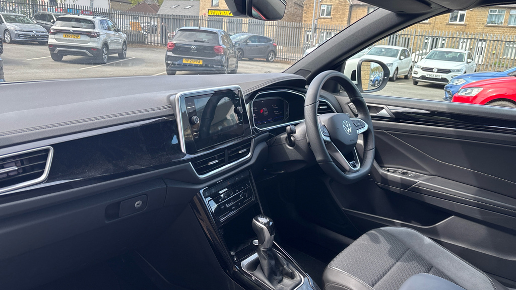 Volkswagen T-Roc R-line YA75ZDD White #2