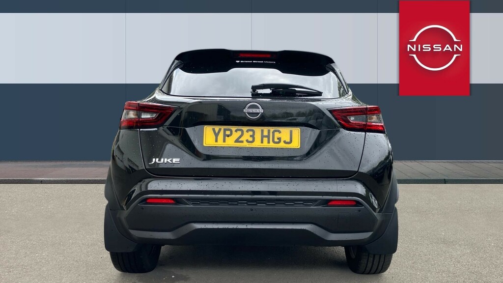 Nissan Juke Tekna Black #6
