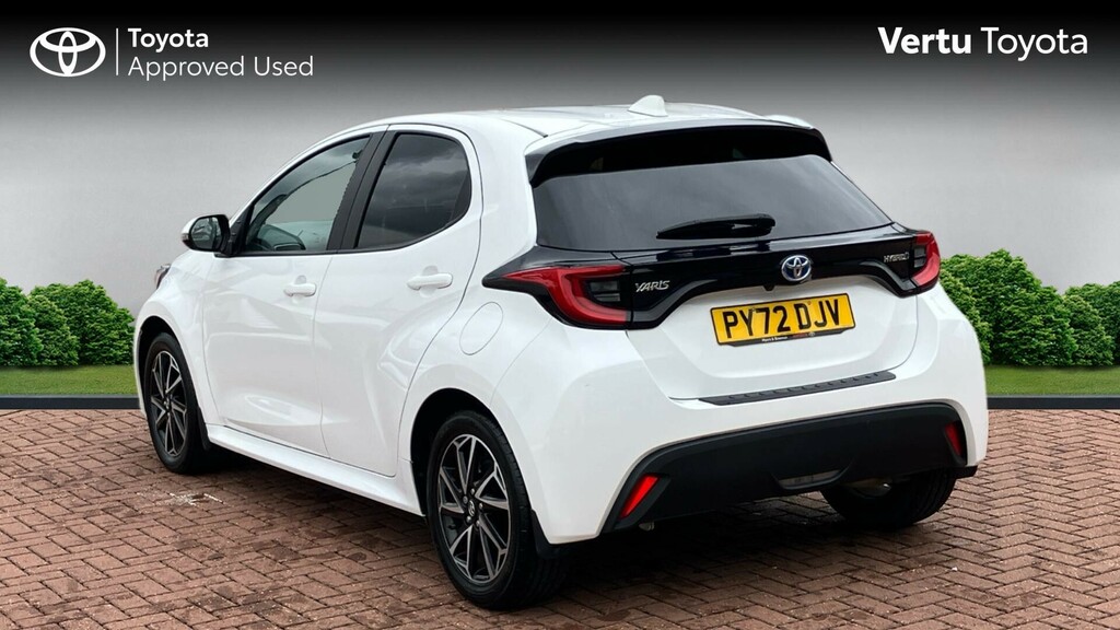 Toyota Yaris Design White #4