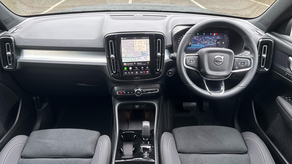 Volvo XC40 Plus Black Edition WD75DHF Black #5