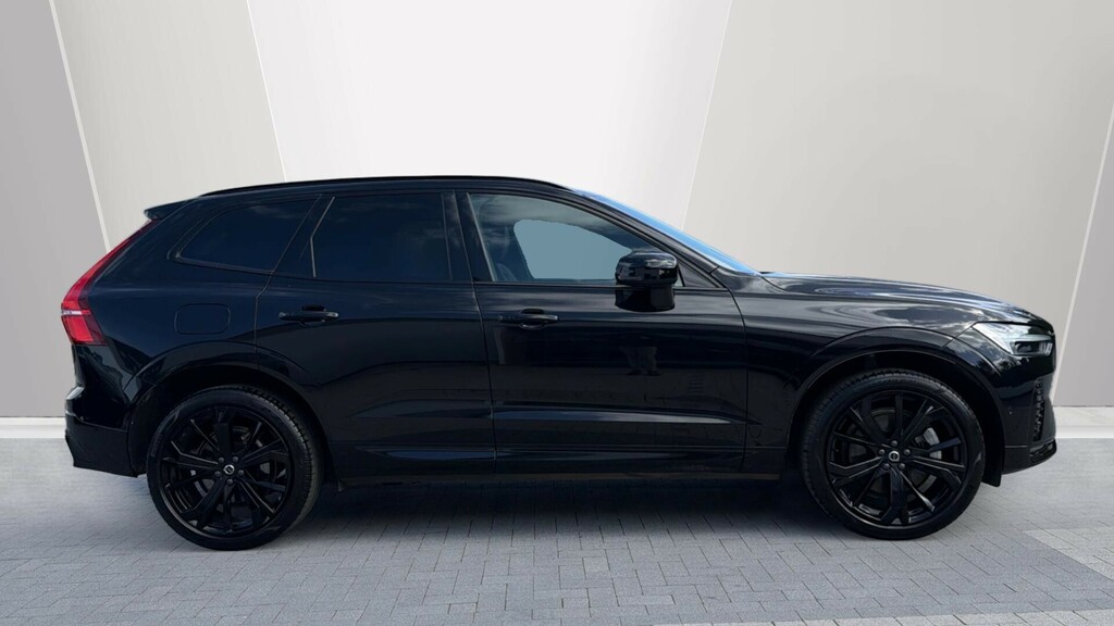 Volvo XC60 Plus Black Edition RO25LFM Black #3
