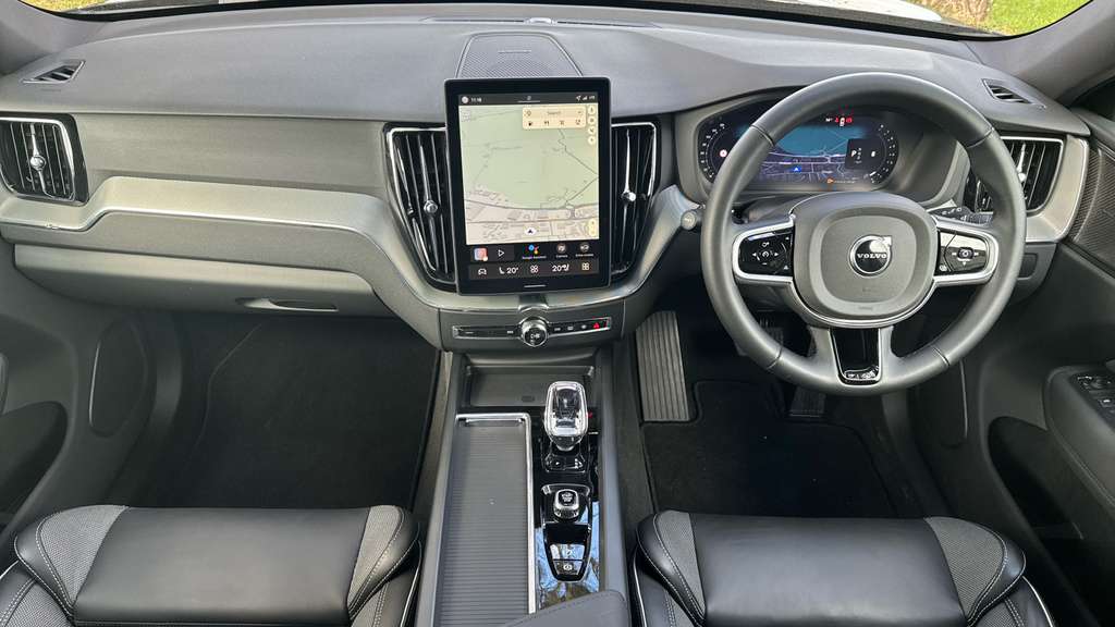 Volvo XC60 Plus Black Edition WF75FME Black #5