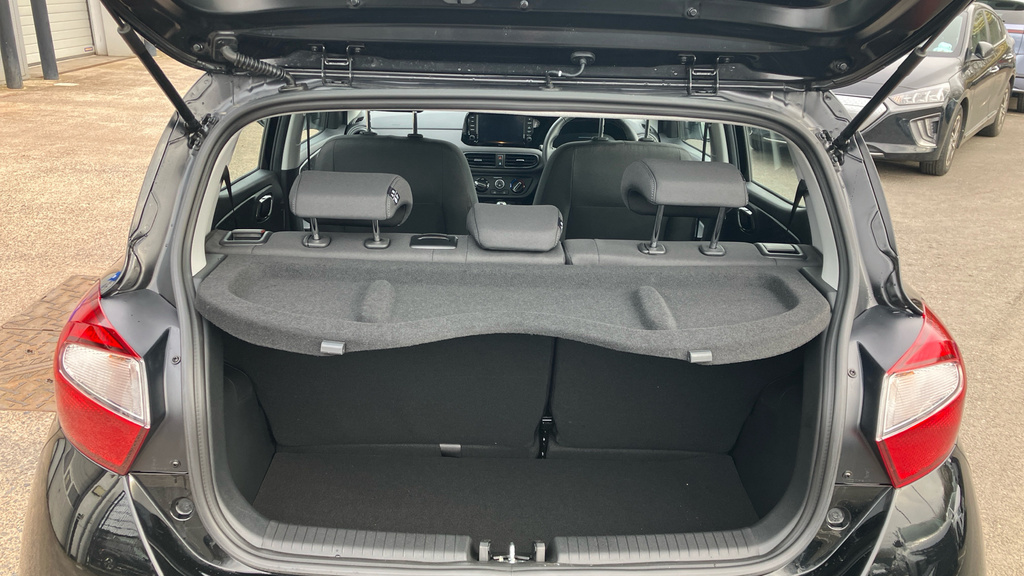 Hyundai I10 Advance Black #4