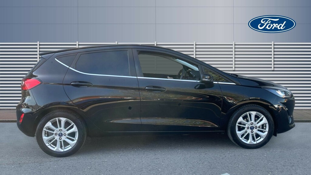 Ford Fiesta Titanium Black #5