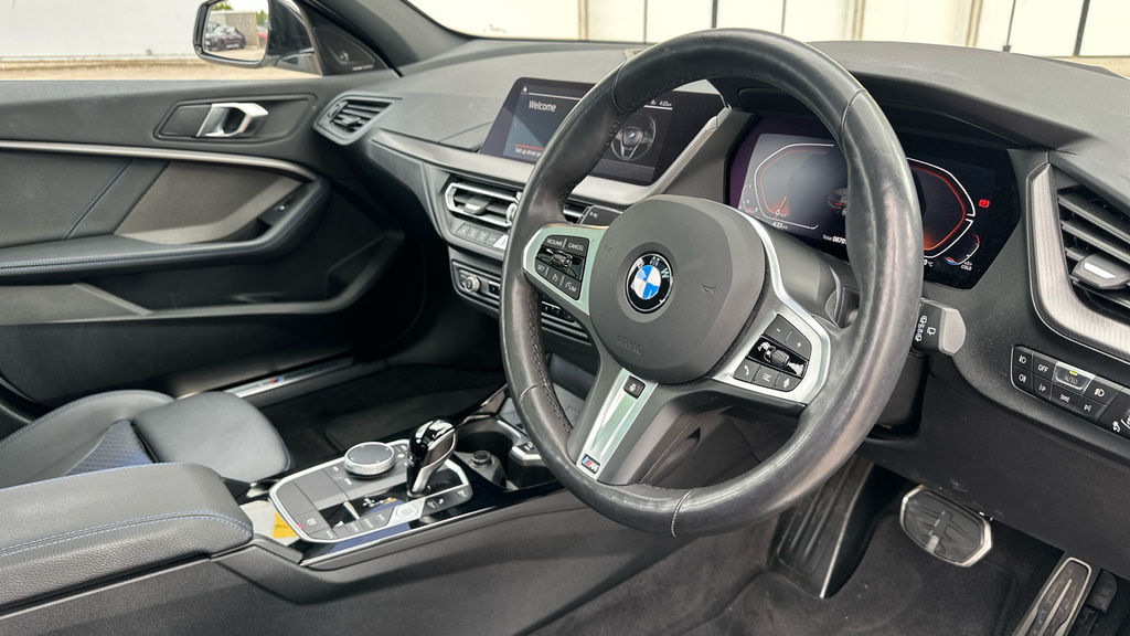 BMW 1 Series M Sport WG24VSX White #6