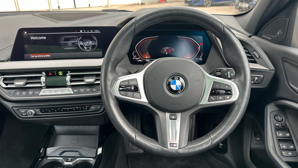 BMW 1 Series M Sport WG24VSX White #5