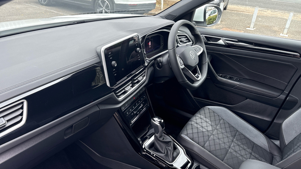 Volkswagen T-Roc R-line DC25WKJ White #2