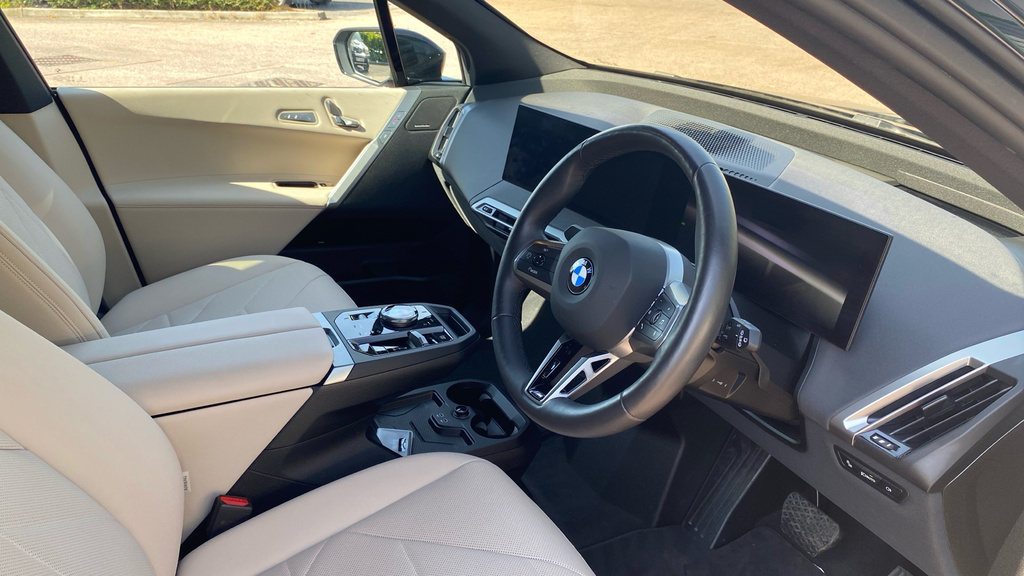 BMW iX M Sport YA74RXF Black #6