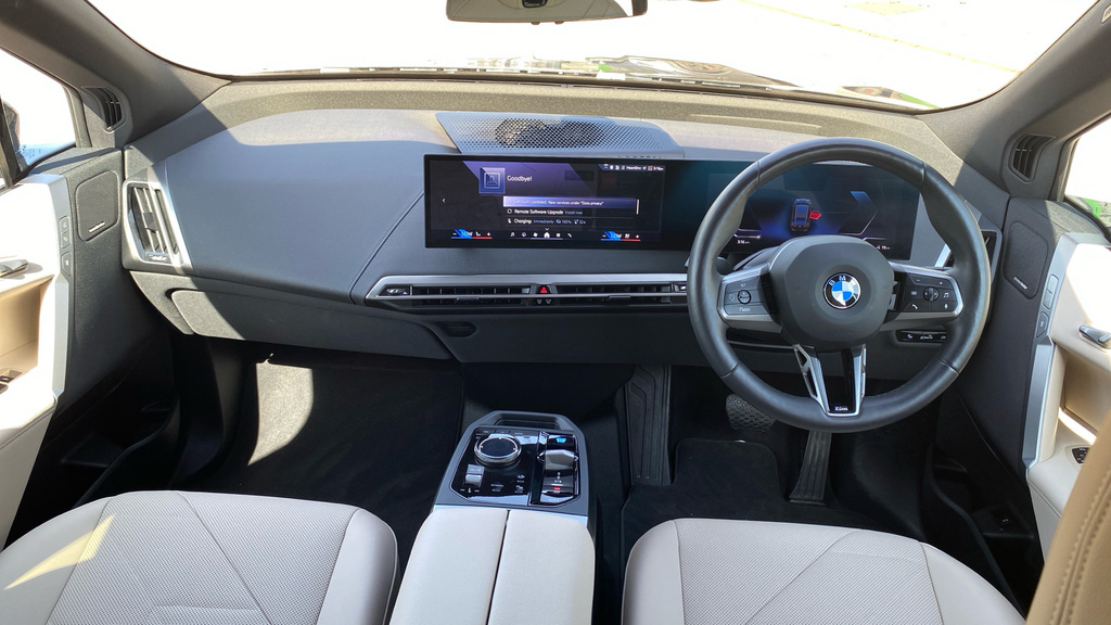 BMW iX M Sport YA74RXF Black #4