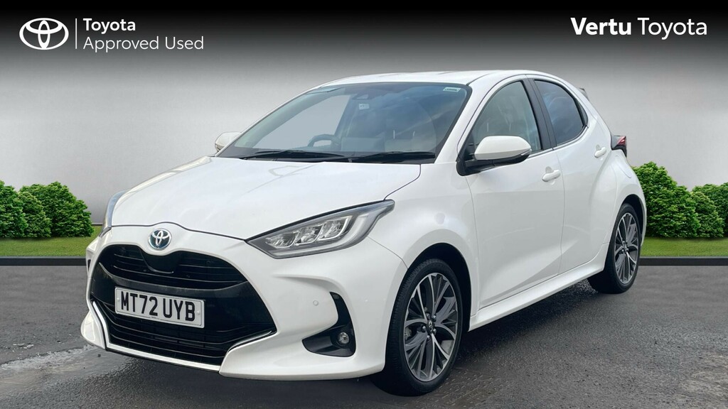 Toyota Yaris Excel White #3