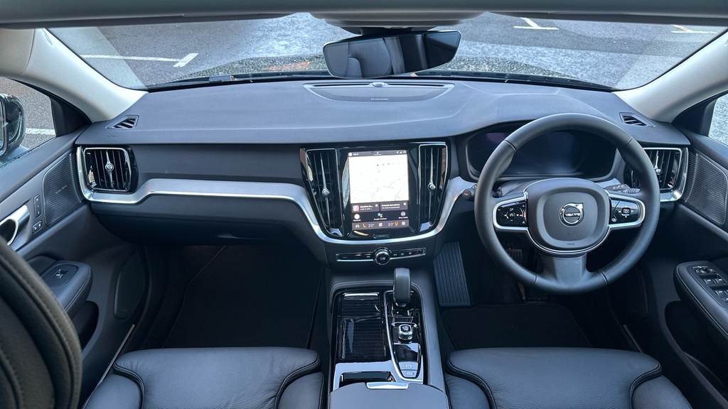 Volvo V60 Ultra Black #5