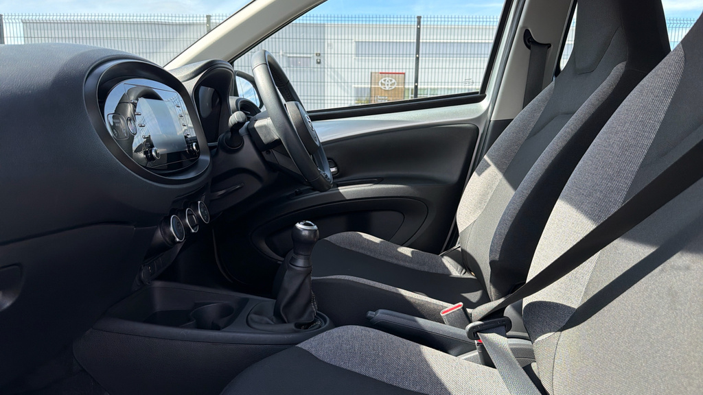 Toyota Aygo X Pure YD23OGT Silver #5