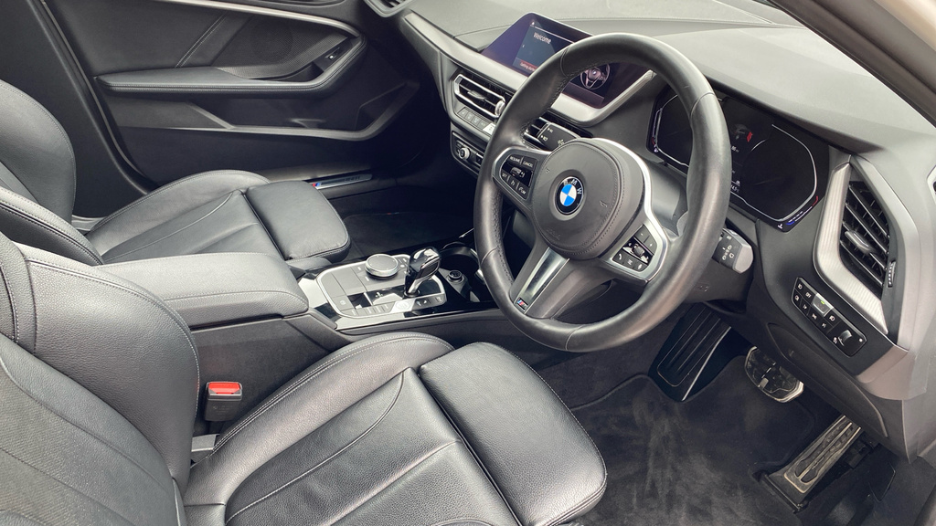 BMW 1 Series M Sport WA70PNE White #6