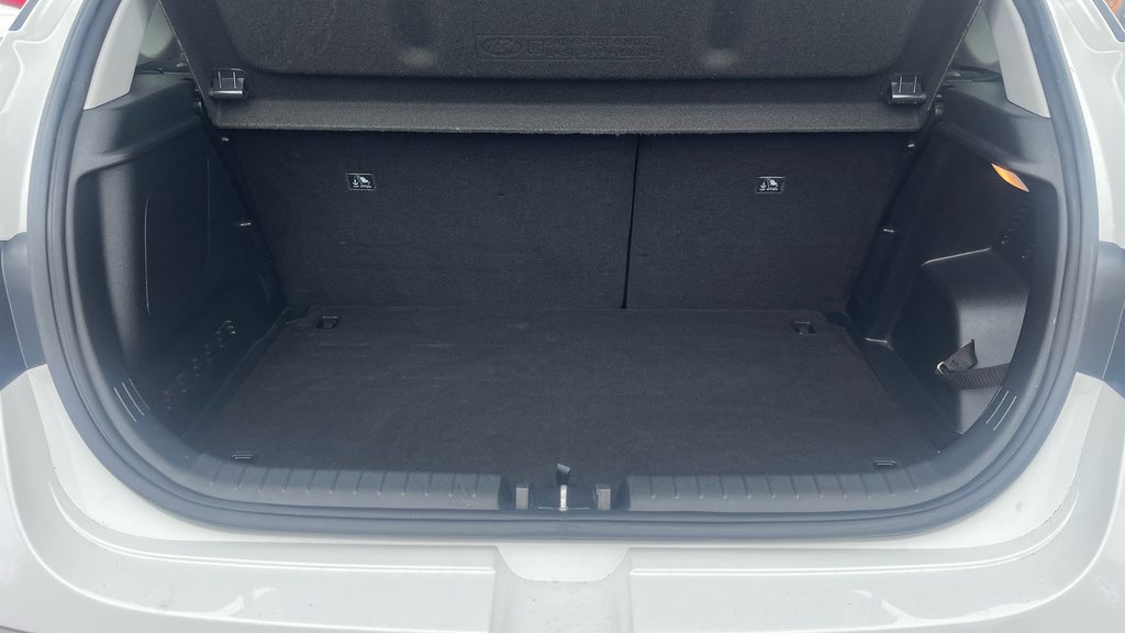 Hyundai I20 Premium White #4