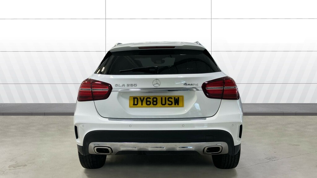 Mercedes-Benz GLA Class Amg Line DY68USW White #6