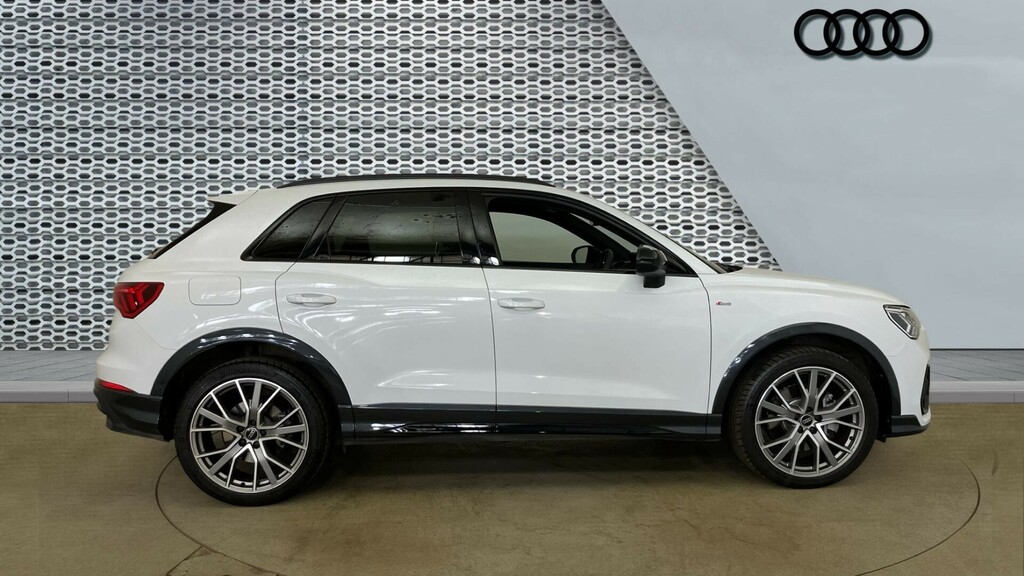 Audi Q3 Black Edition VK25OHD White #4