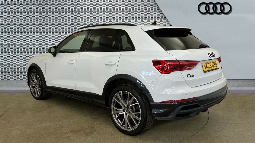 Audi Q3 Black Edition VK25OHD White #3