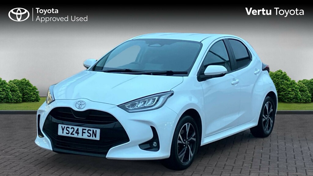 Toyota Yaris Design YS24FSN White #3