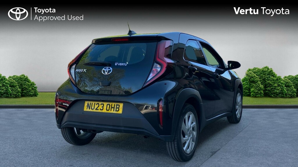 Toyota Aygo X Pure Black #2