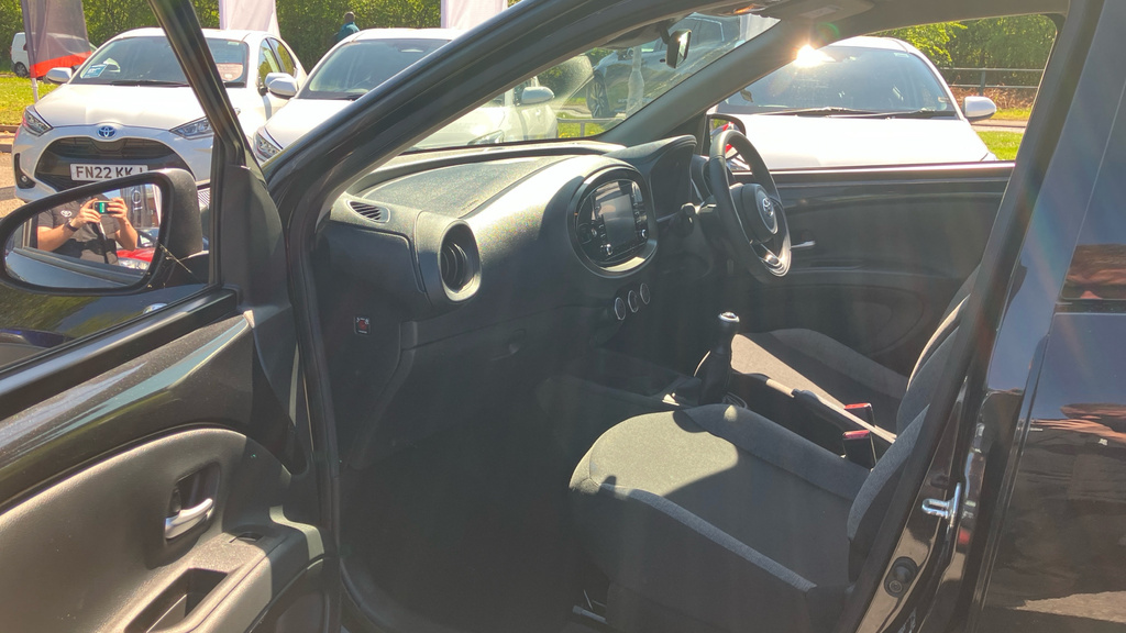 Toyota Aygo X Pure Black #5