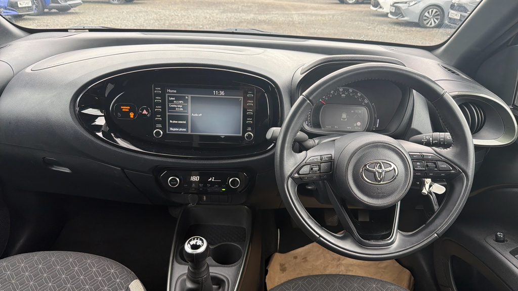 Toyota Aygo X Edge SP23VXX Green #6