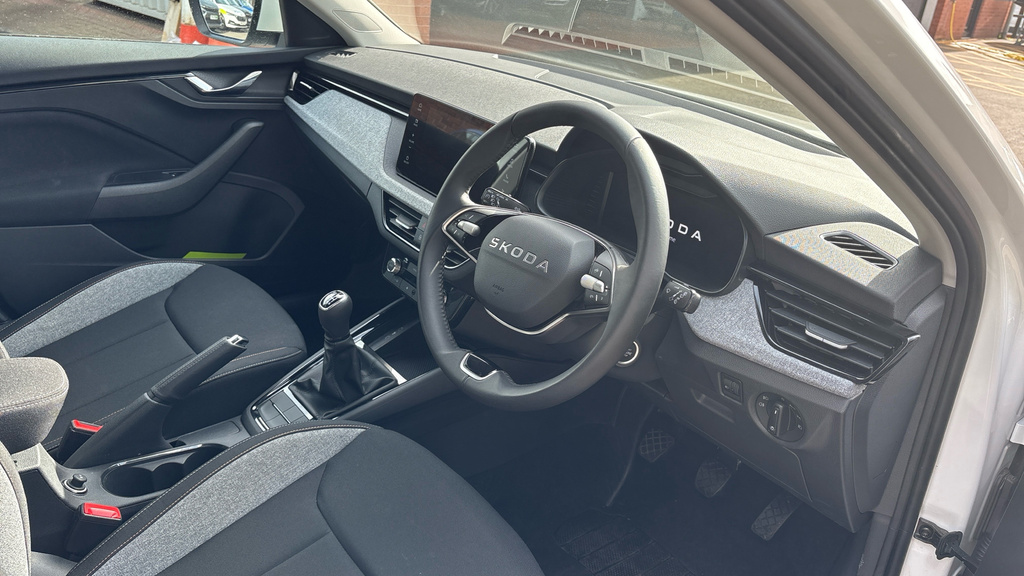 Skoda Scala Se Edition KT25ZFE White #6