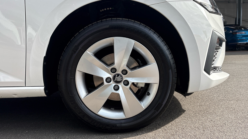 Skoda Scala Se Edition KT25ZFE White #5