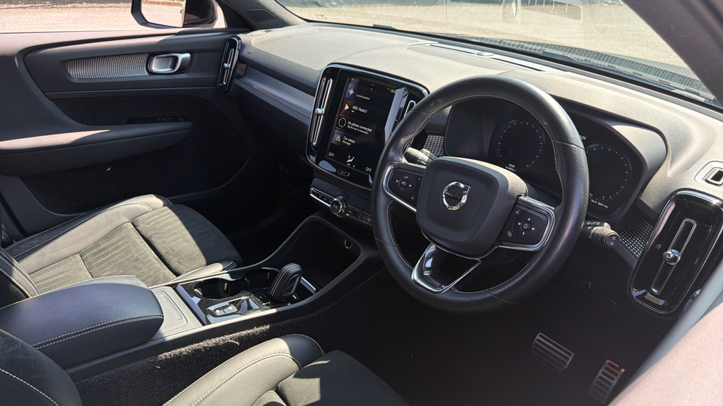 Volvo XC40 R Design ND70SWN Black #4