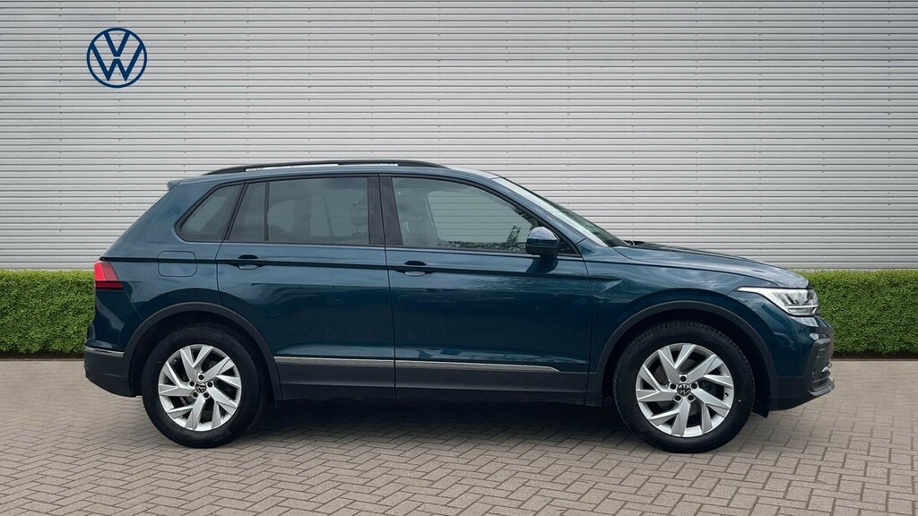Volkswagen Tiguan Life YW23FNE Blue #4