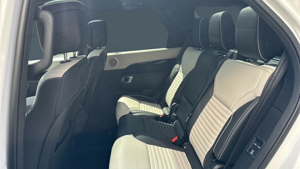 Land Rover Discovery R-dynamic Hse White #4