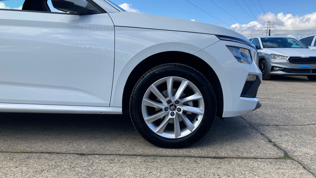 Skoda Kamiq Se Edition GD25PXG White #5