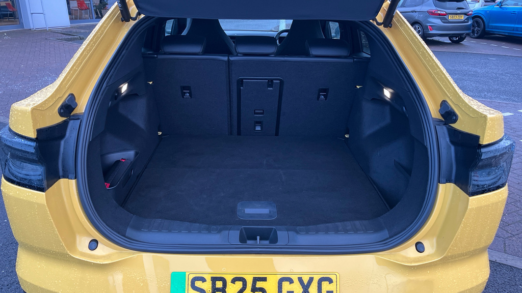 Ford Capri Premium Yellow #4