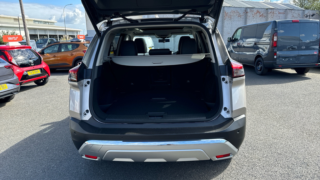 Nissan X-Trail Tekna Silver #4