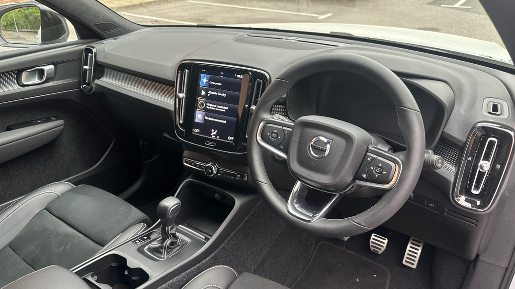 Volvo XC40 R Design Silver #4