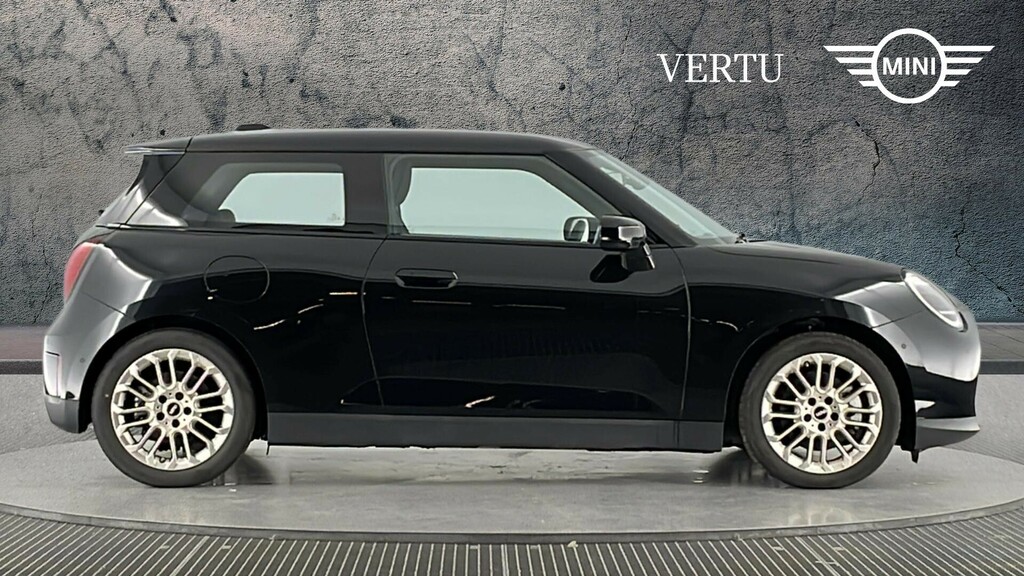 Mini Hatch E Exclusive YH74HLM Black #3