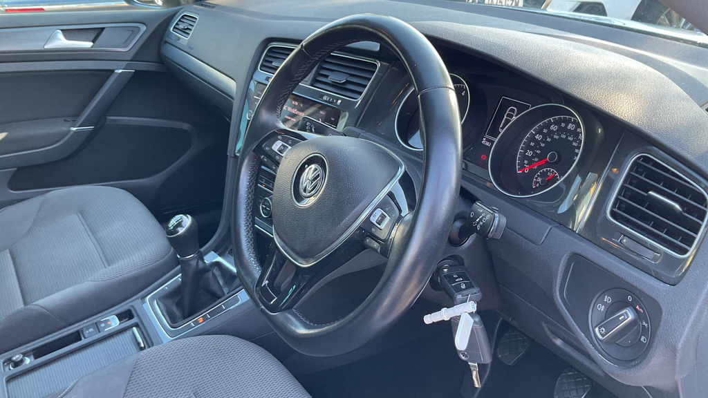 Volkswagen Golf Match Edition EY70ZVU White #6