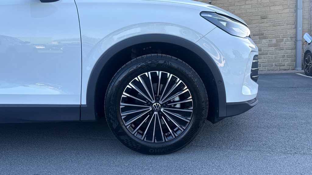 Volkswagen Tiguan Life YJ75APH White #5
