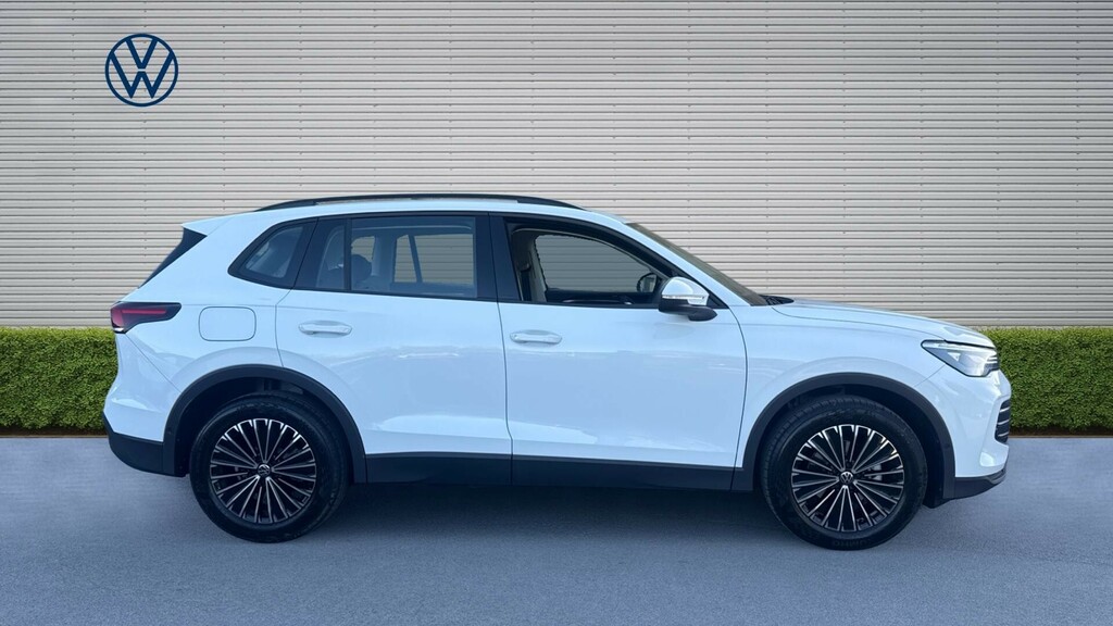 Volkswagen Tiguan Life YJ75APH White #4