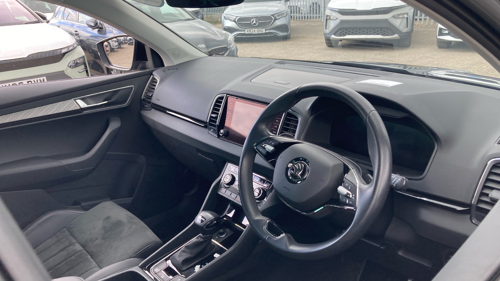 Skoda Karoq Se L Black #6