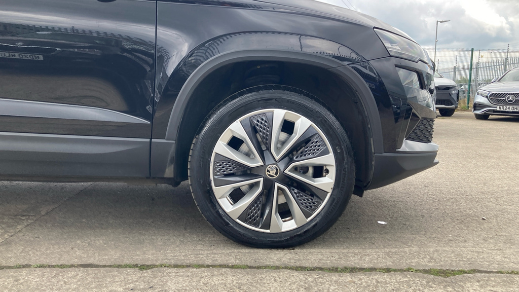 Skoda Karoq Se L Black #5