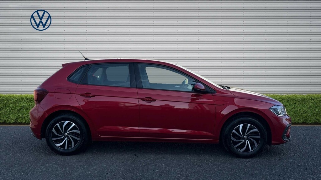 Volkswagen Polo Life Red #4