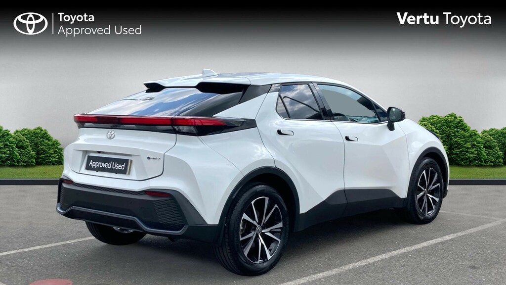 Toyota C-Hr Design White #2