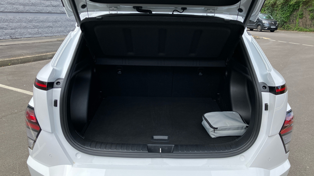 Hyundai Kona N Line EF25LNY White #4