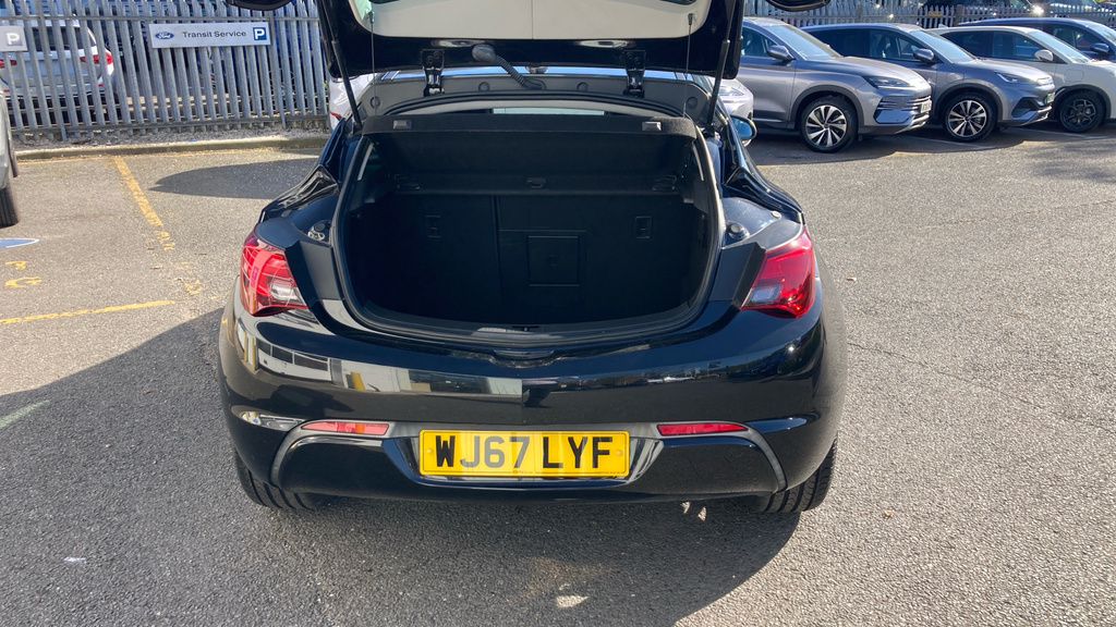 Vauxhall Astra GTC Limited Edition Black #4