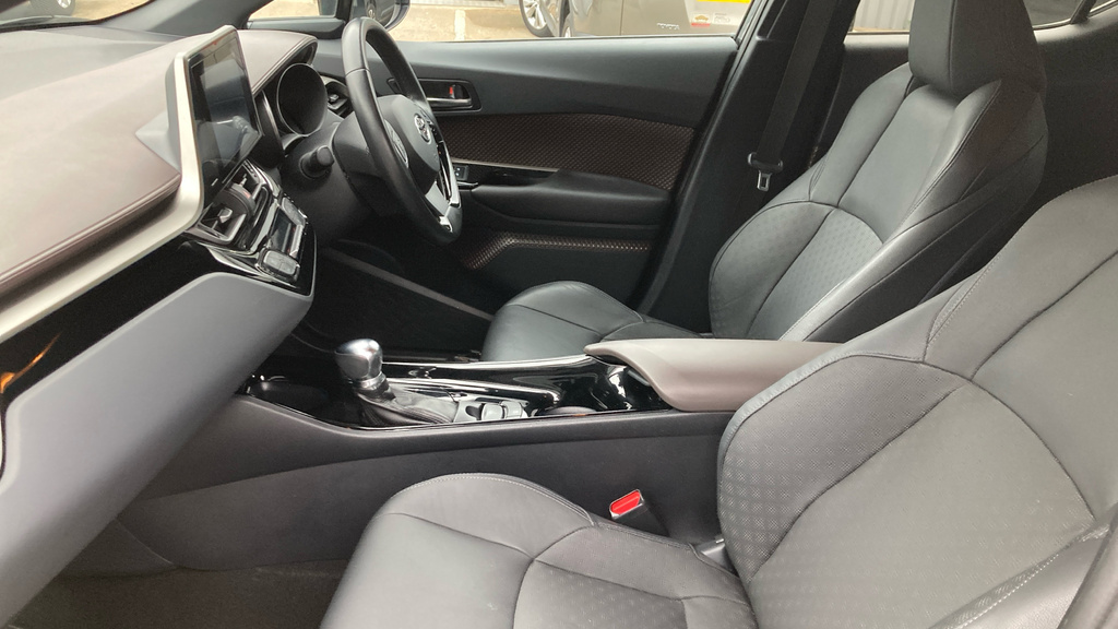 Toyota C-Hr Excel Black #5