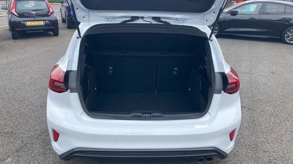 Ford Focus St-line BJ73UDB White #4